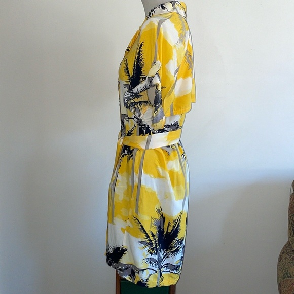 Made for Fashion Week Impulse shirt dress with belt tie.  Size XL. Yellow/Black - Picture 2 of 9